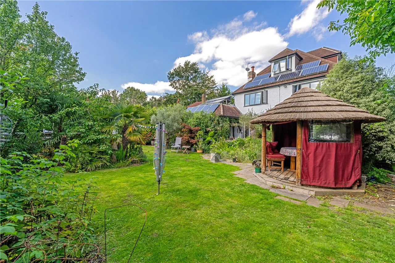 Howard Close, Hampton, TW12 2UB, photo 13