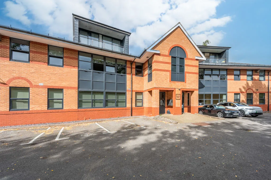 2 bed flat for sale, Furlong Road, Bourne End, SL8