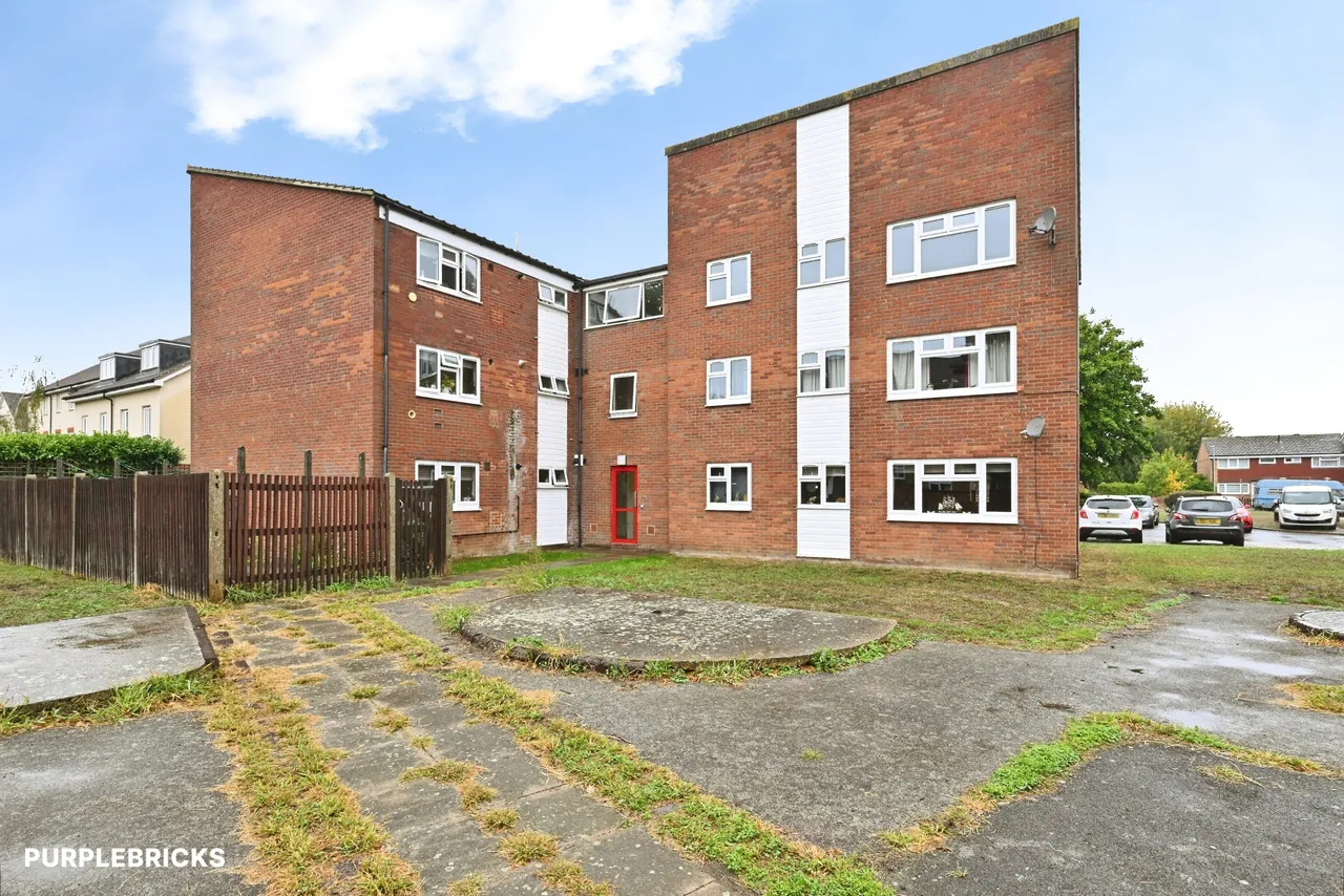 2 bed flat for sale, Juniper Close, Broxbourne, EN10