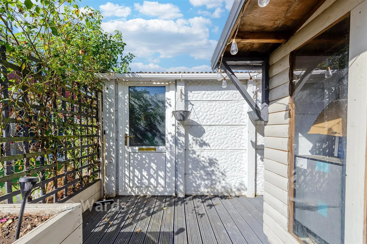 Coniston Close, Erith, DA8, photo 8