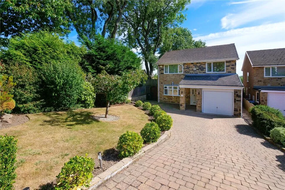 4 bed house for sale — Glen Rise, Baildon, West Yorkshire, BD17