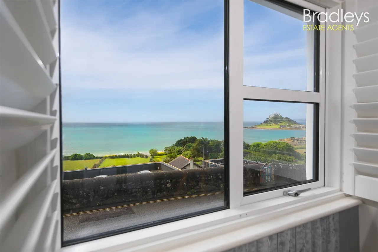 2 bed property for sale, Higher Fore Street, Marazion, TR17