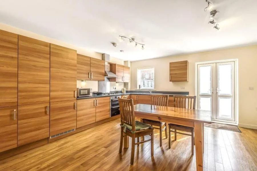 Harrow Close, Addlestone, KT15, photo 4