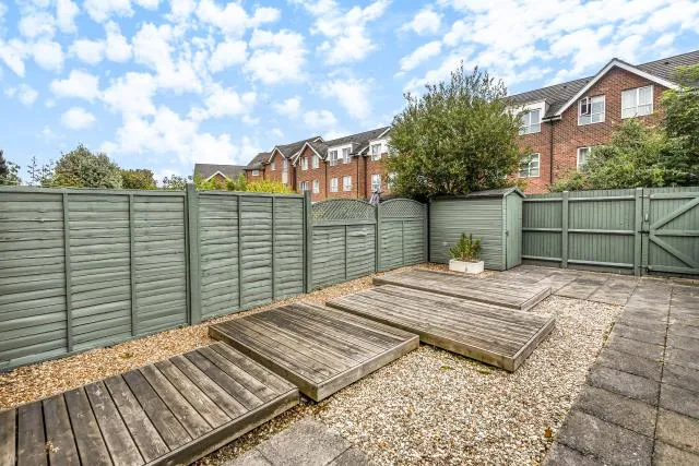 Harrow Close, Addlestone, KT15, photo 7