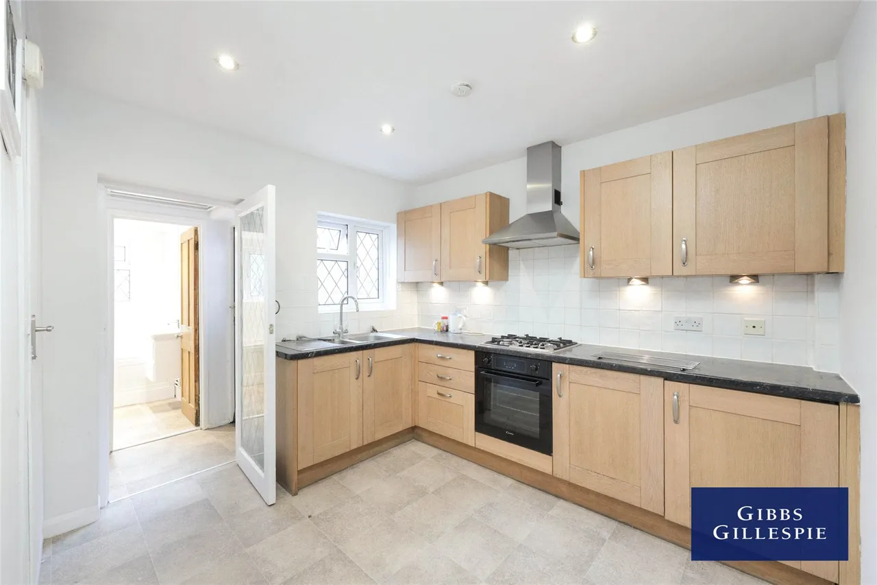 2 bed house for sale, Park Road, Farnham Royal, SL2