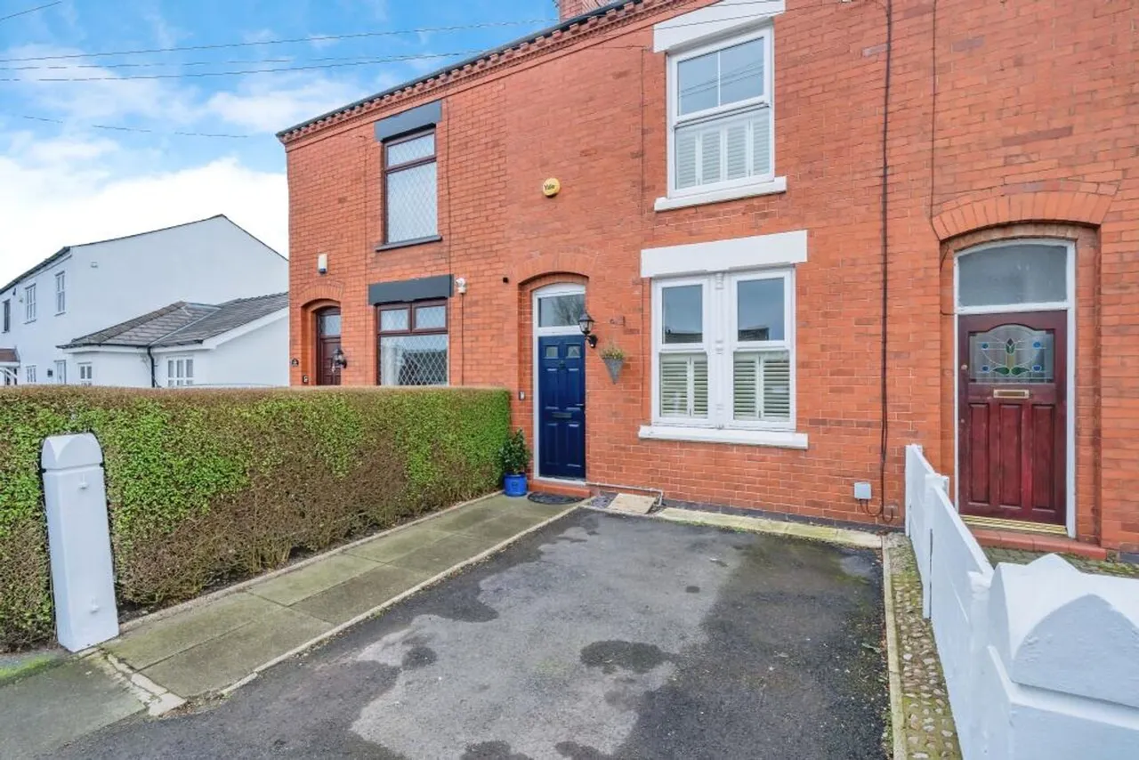 Wigshaw Lane, Culcheth, Warrington, Warrington, WA3 4LX, photo 2