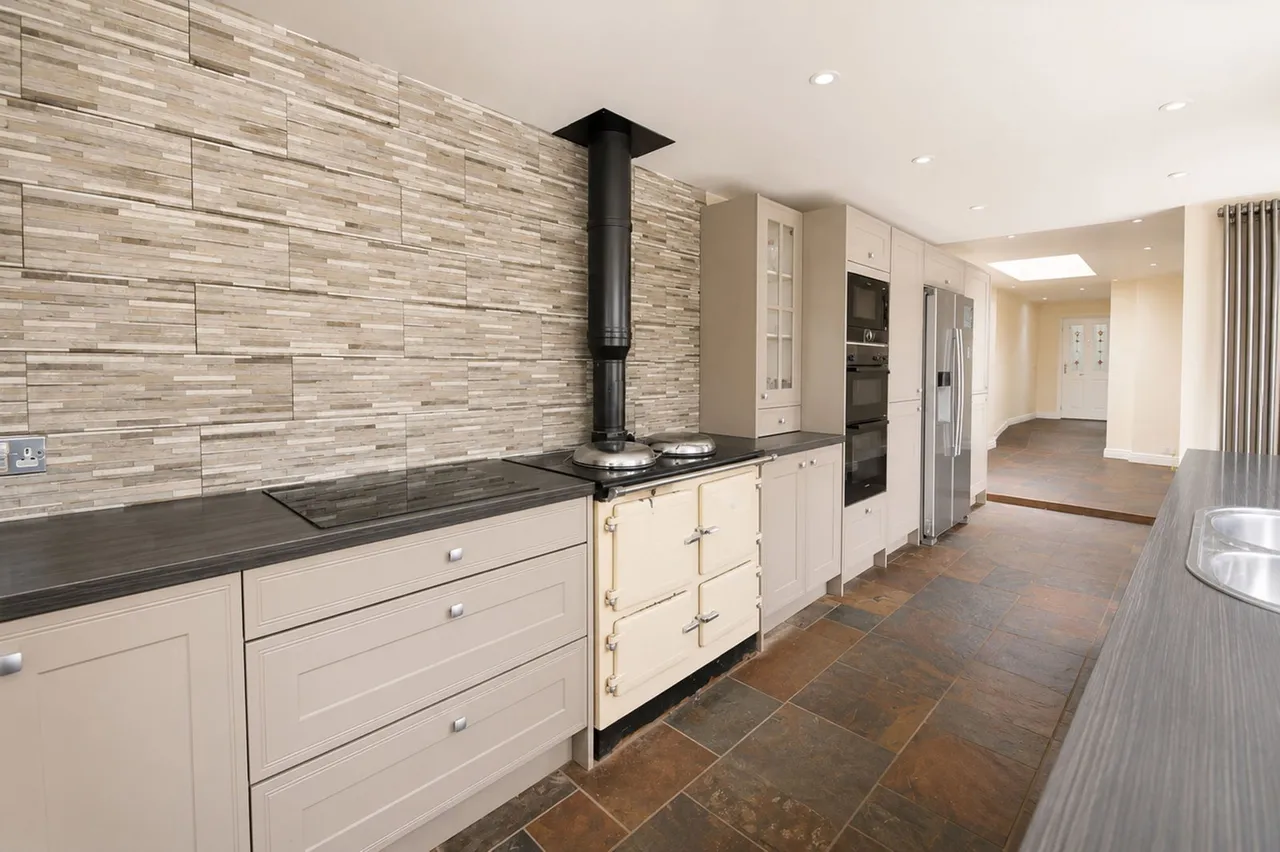 Larch Road, Kingswinford, DY6, photo 4