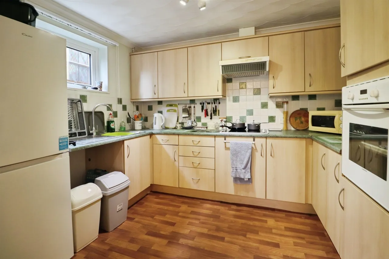 Stanwell Road, Penarth, CF64, photo 4