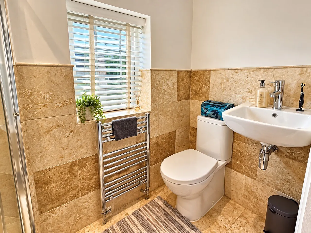 Lyndon Close, LS23, photo 16