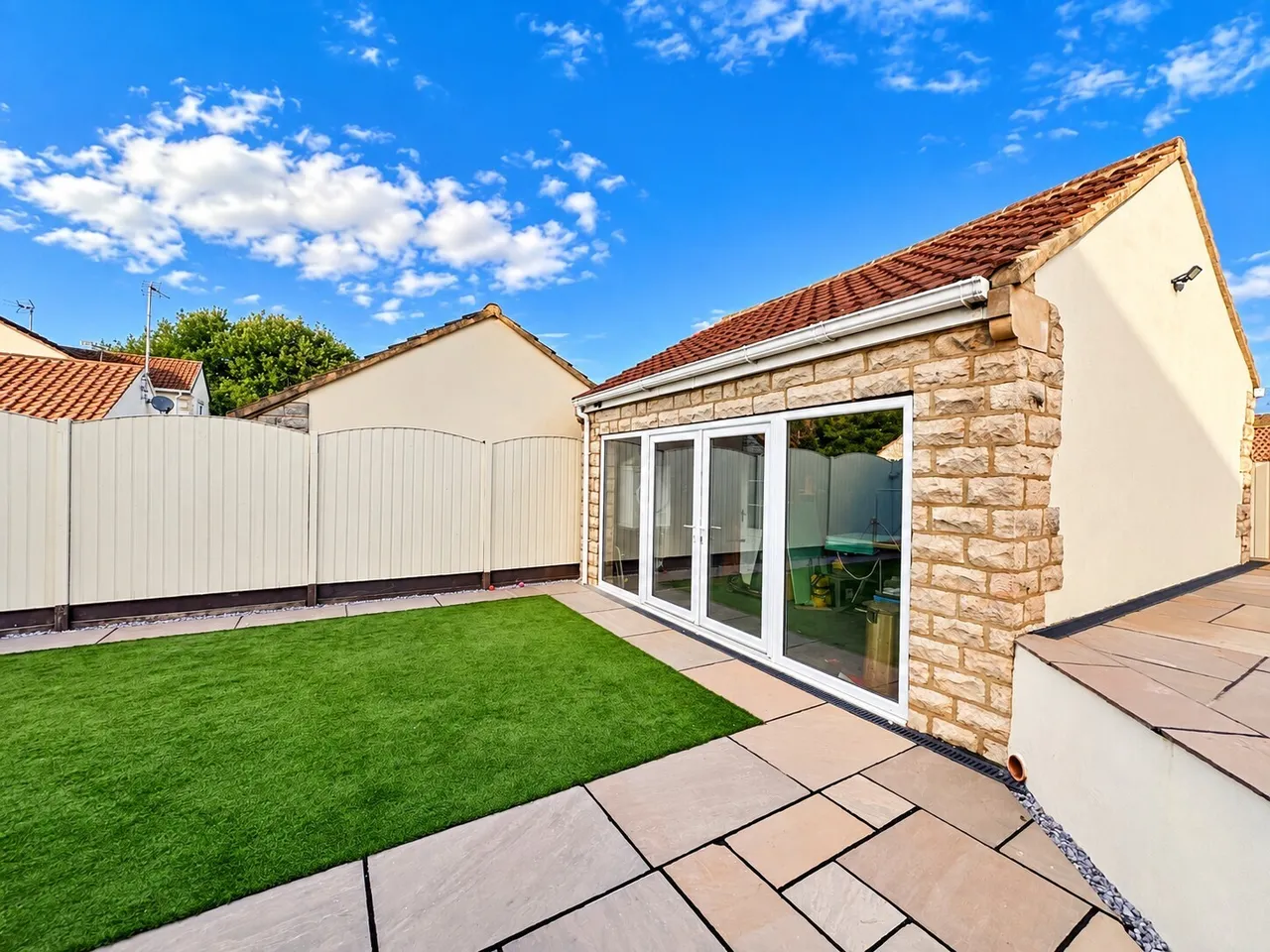 Lyndon Close, LS23, photo 4