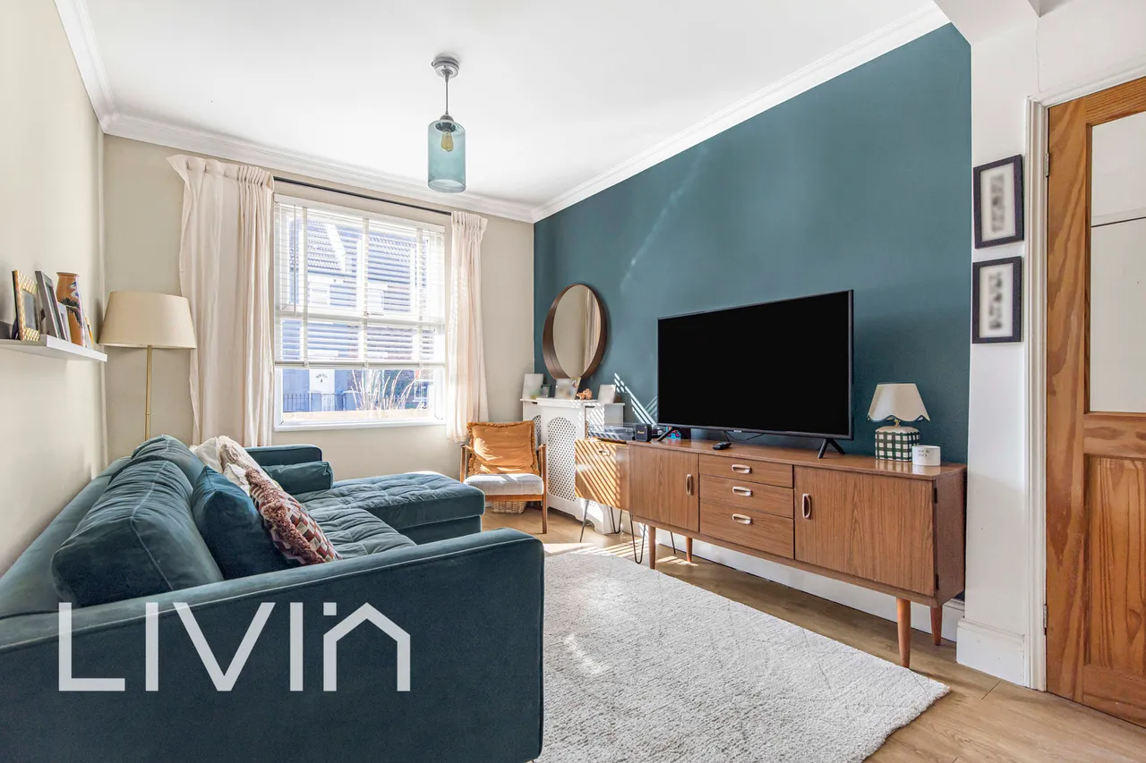 2 bed house for sale, Anthony Road, London, SE25