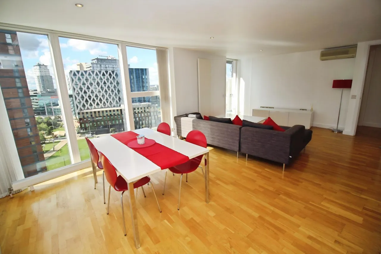 The Quays, Salford Quays, M50, photo 2