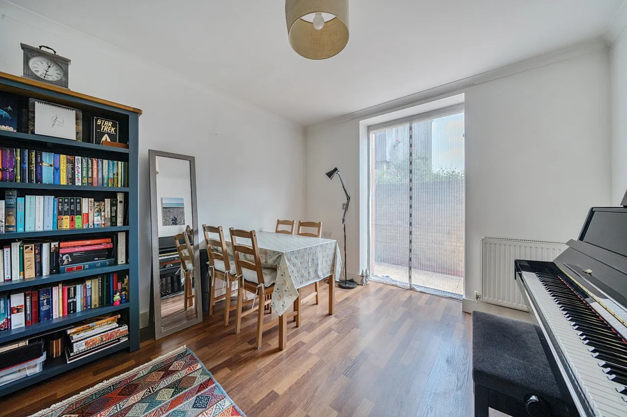 Callisons Place, SE10, photo 2