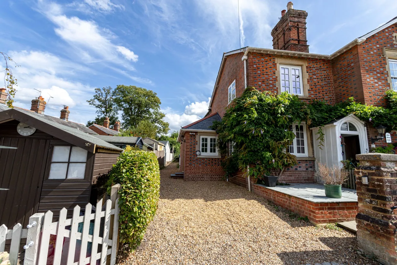 Cricket Green, Hartley Wintney, Hook, RG27 8PP, photo 19