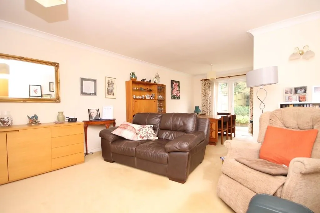 Ten Acres, Fetcham, KT22, photo 5