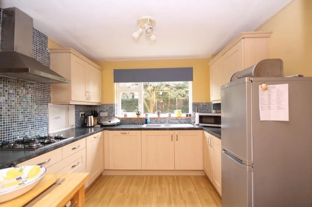 Ten Acres, Fetcham, KT22, photo 4