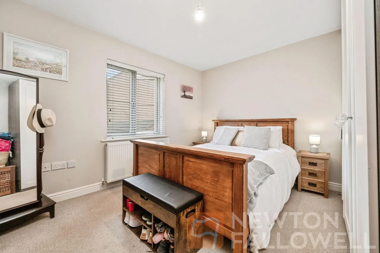 Leaf Avenue, Hampton Hargate, PE7, photo 11