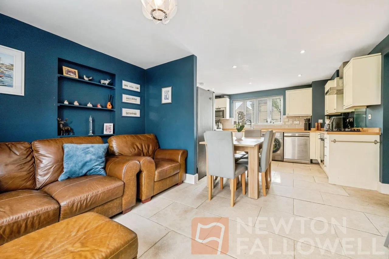 Leaf Avenue, Hampton Hargate, PE7, photo 4