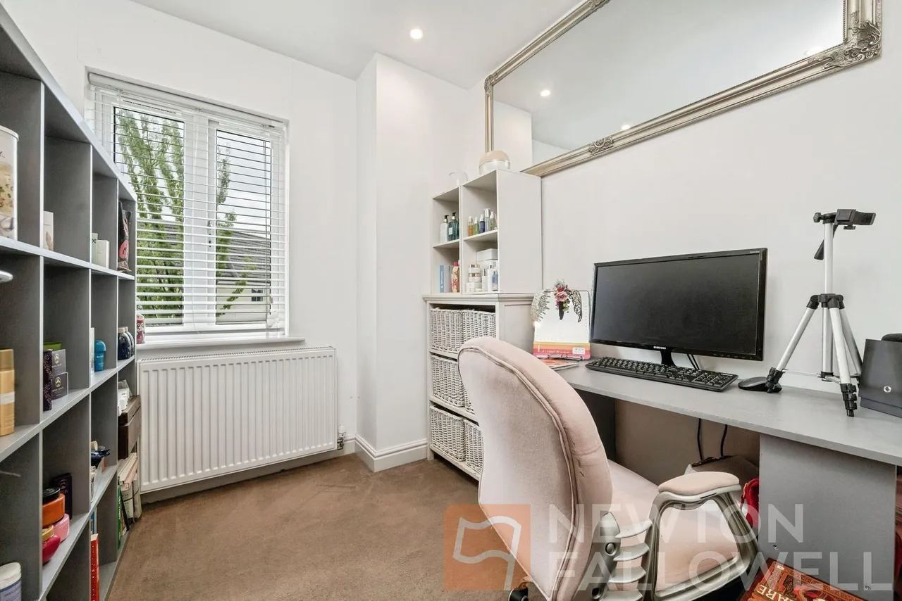 Leaf Avenue, Hampton Hargate, PE7, photo 16