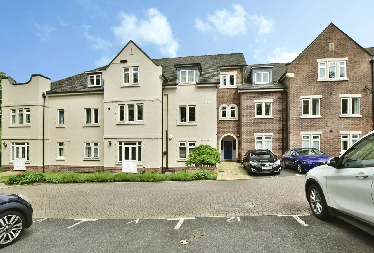 Regency Court, Hale, WA15, photo 14