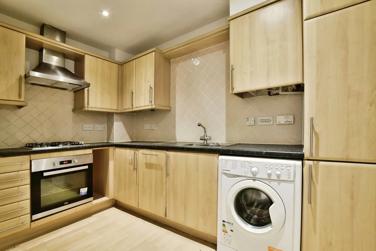 Regency Court, Hale, WA15, photo 3
