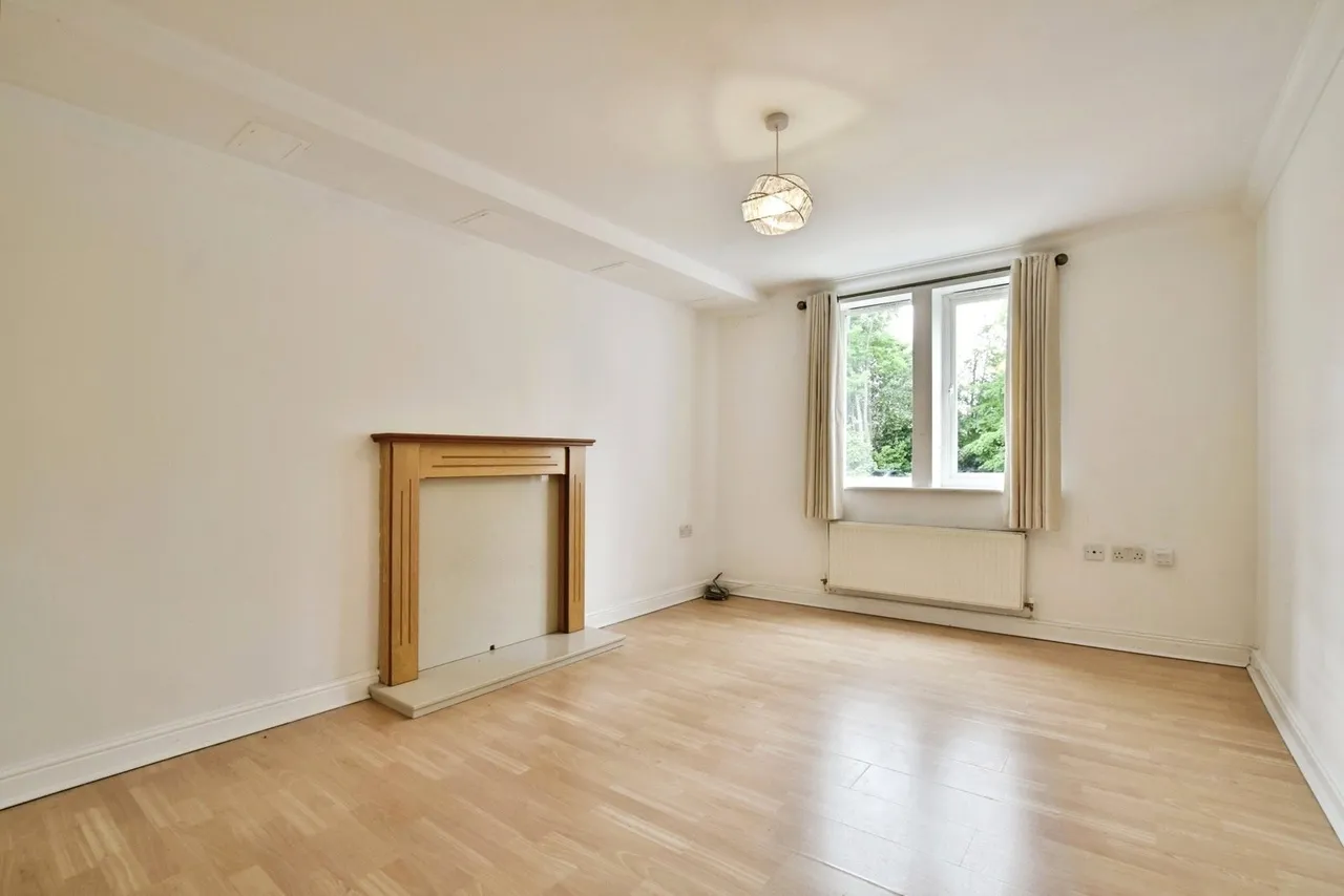 Regency Court, Hale, WA15, photo 6