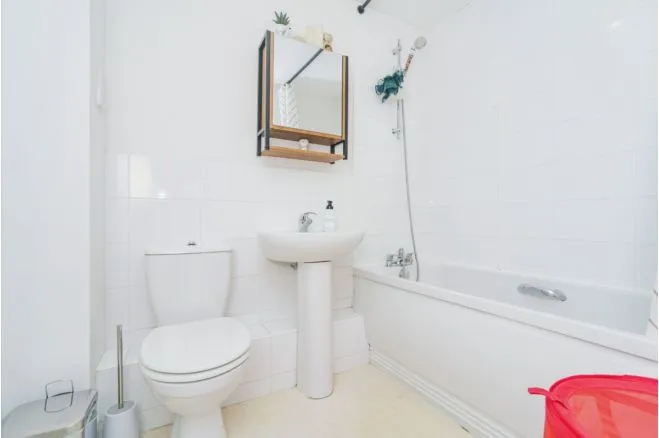 Pettacre Close, London, SE28, photo 14