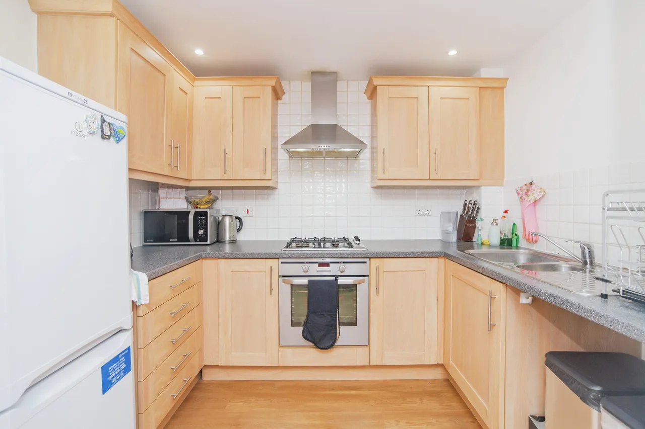 Pettacre Close, London, SE28, photo 3