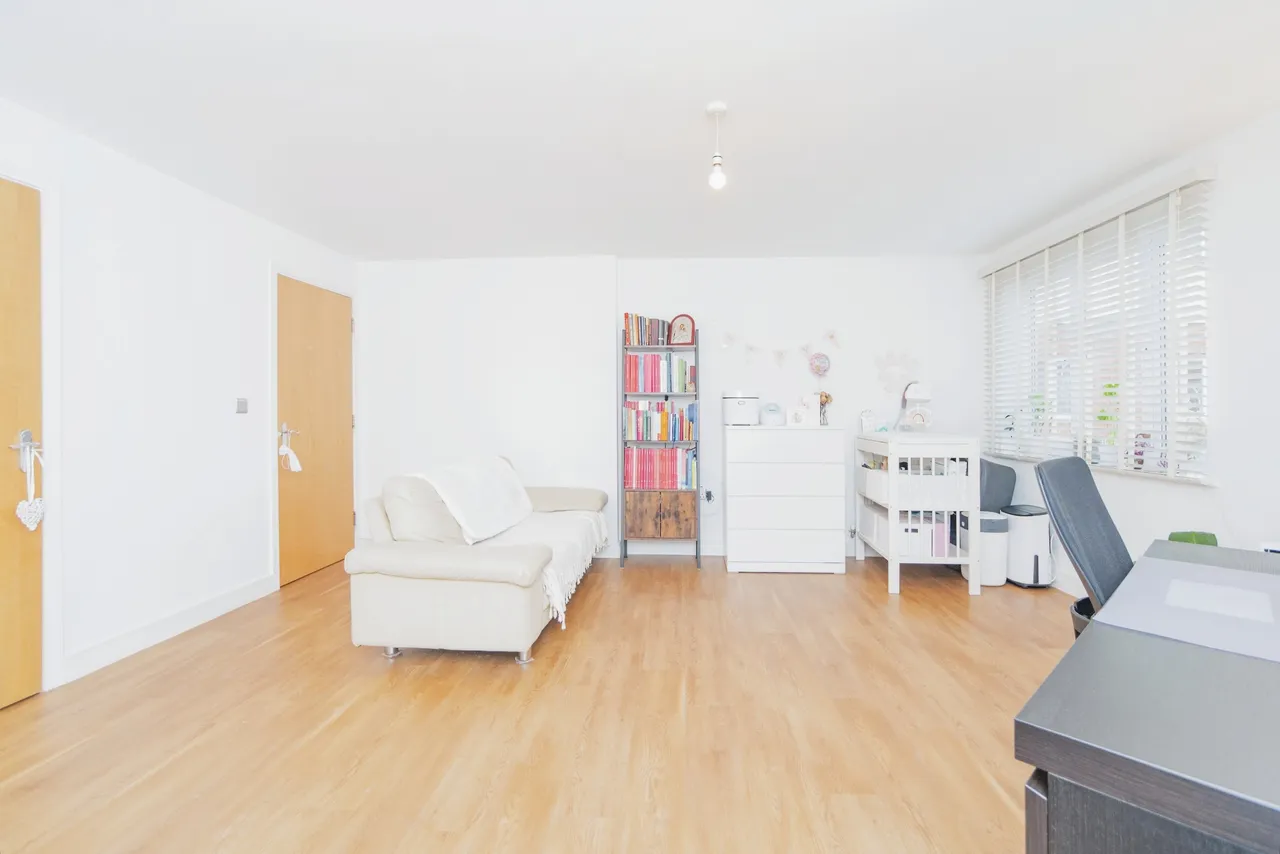 Pettacre Close, London, SE28, photo 4