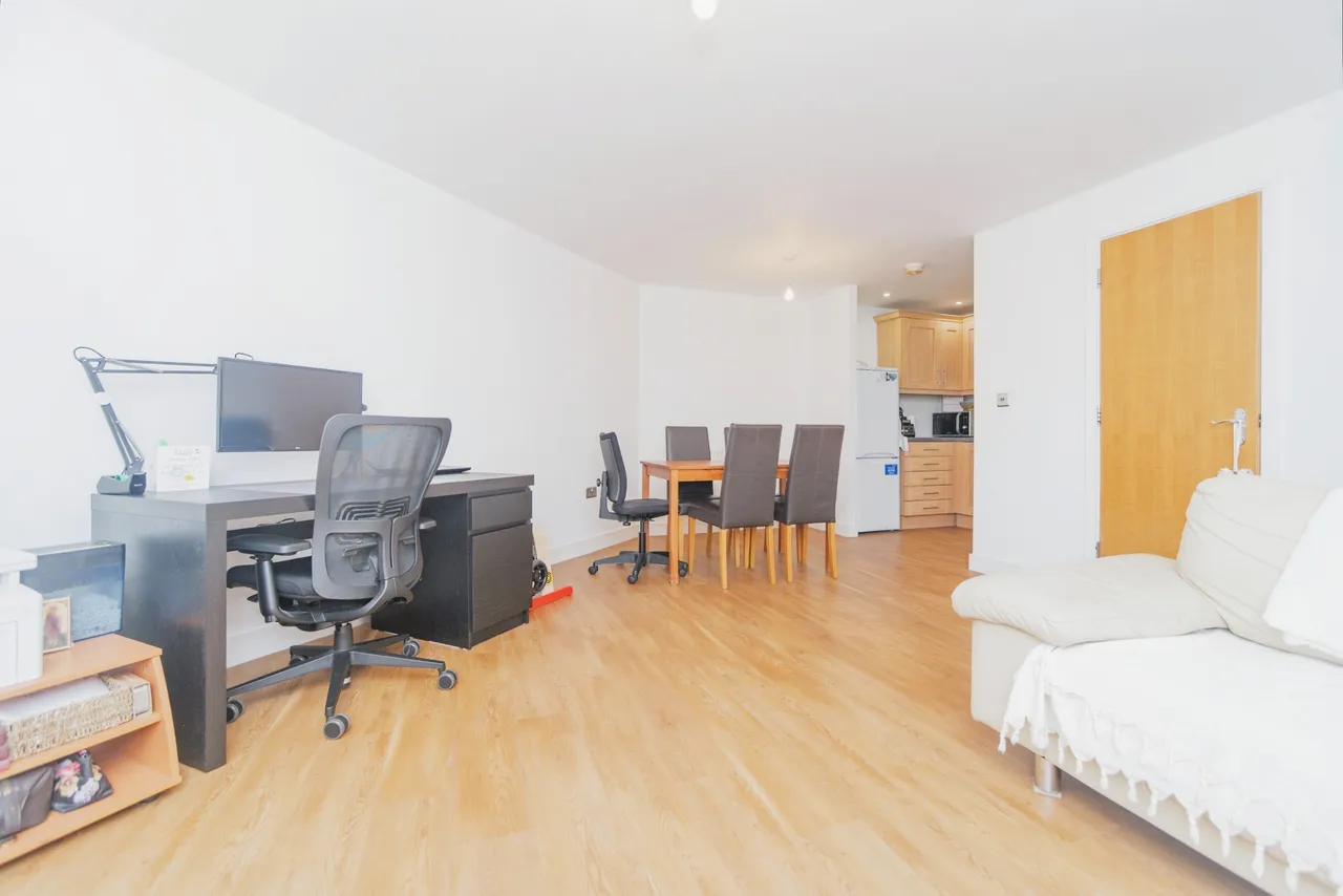 Pettacre Close, London, SE28, photo 7