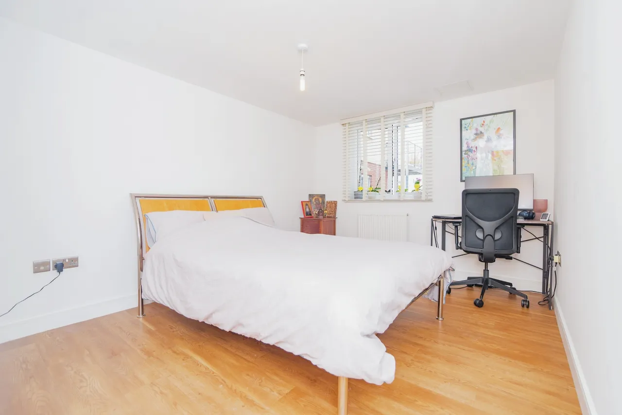 Pettacre Close, London, SE28, photo 11