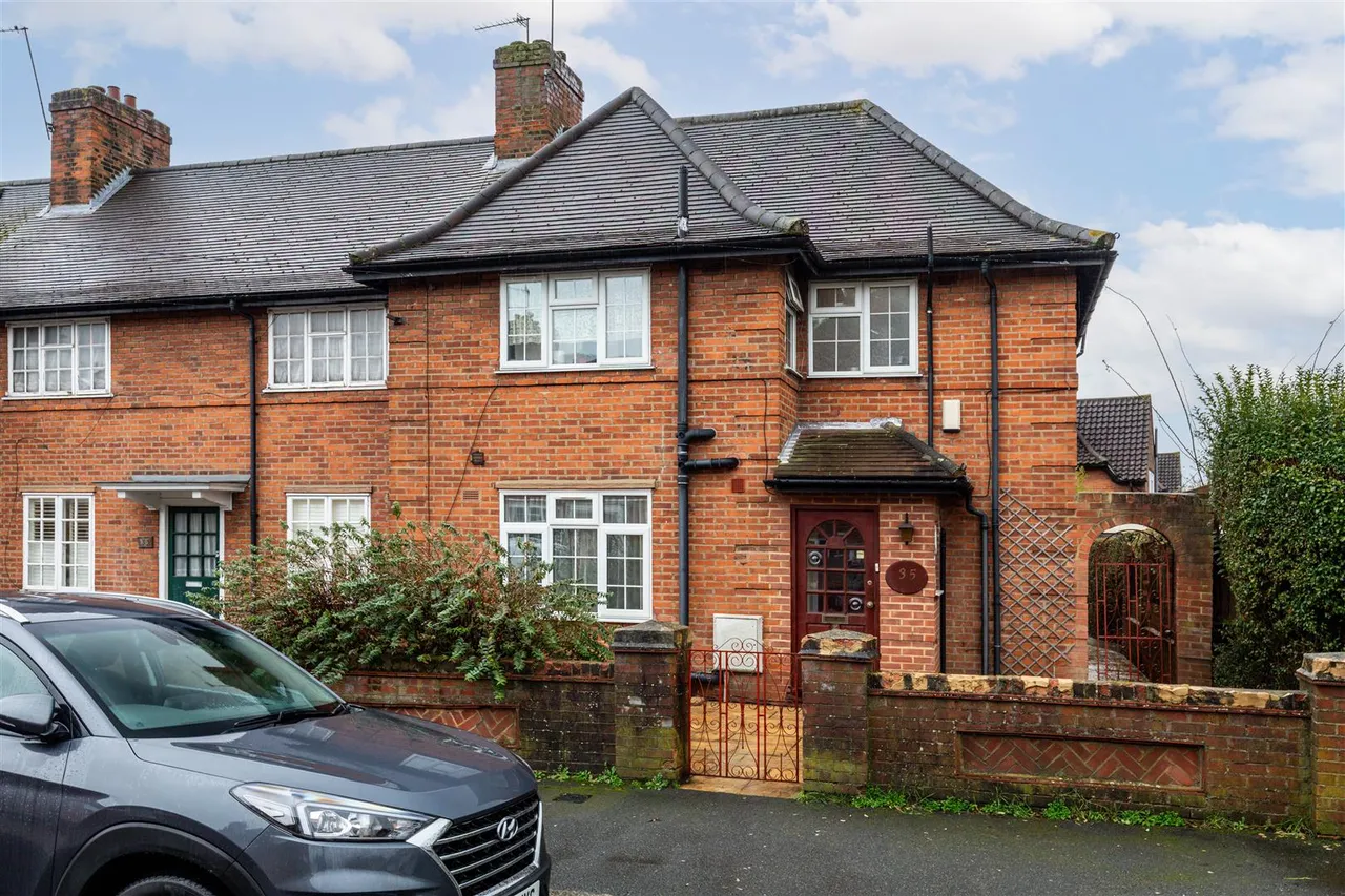6 bed property for sale, Daffodil Street, London, W12