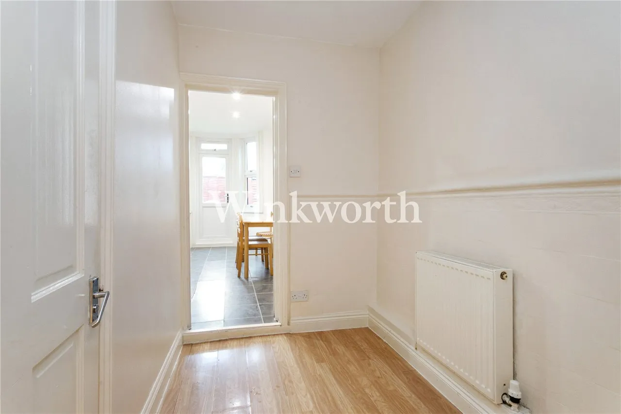 Kirkstall Avenue, London, N17, photo 6