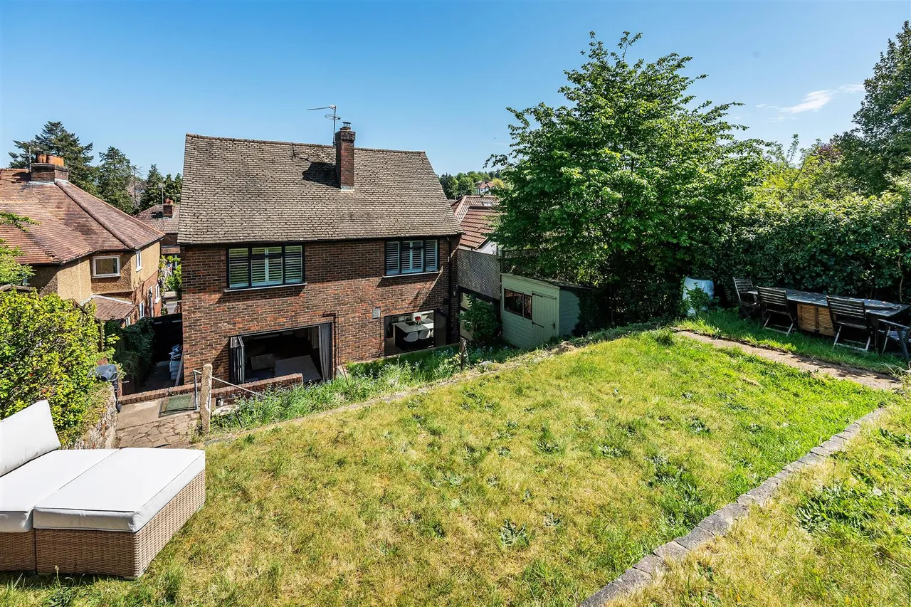 Vincent Lane, Dorking, RH4, photo 11