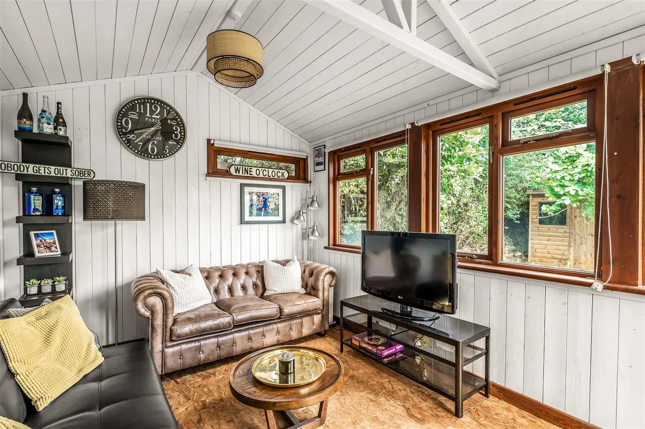 Vincent Lane, Dorking, RH4, photo 6