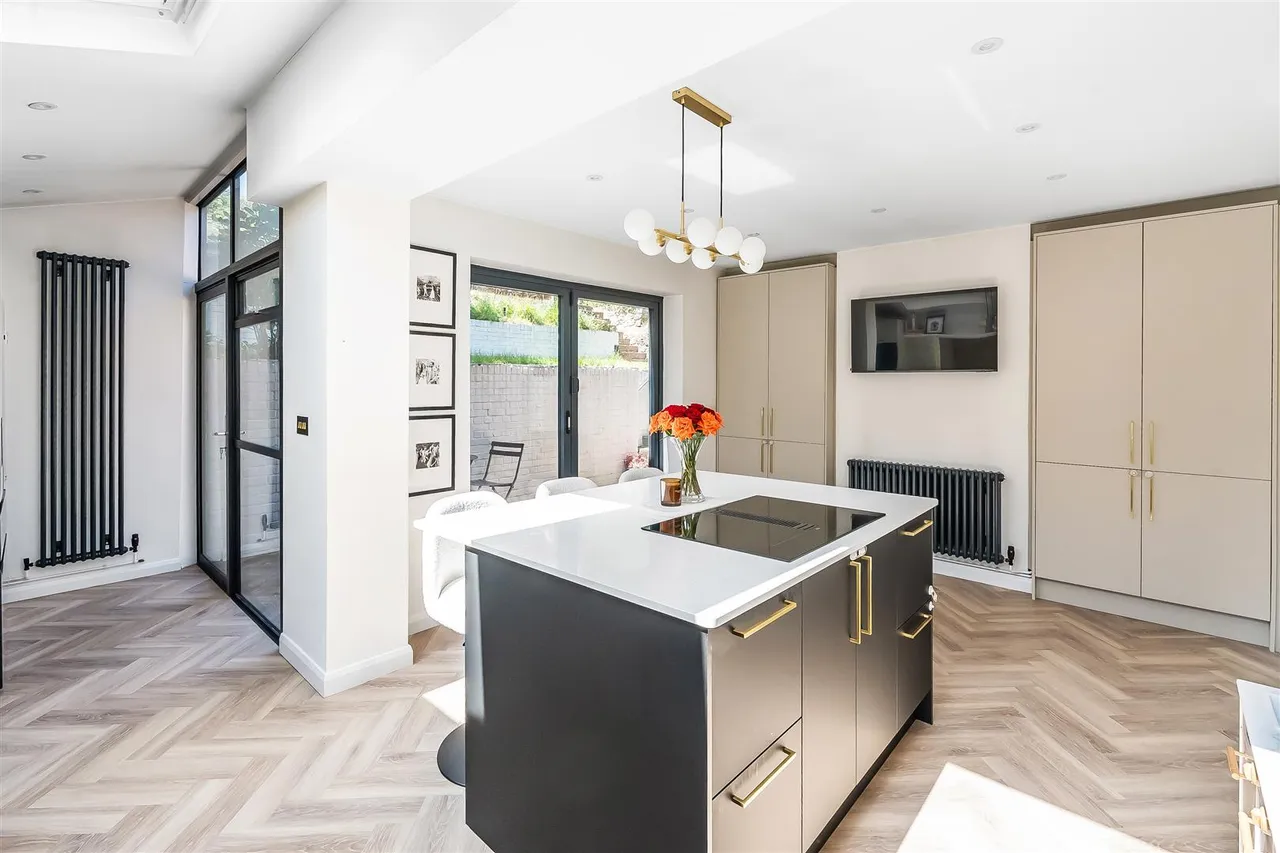 Vincent Lane, Dorking, RH4, photo 9