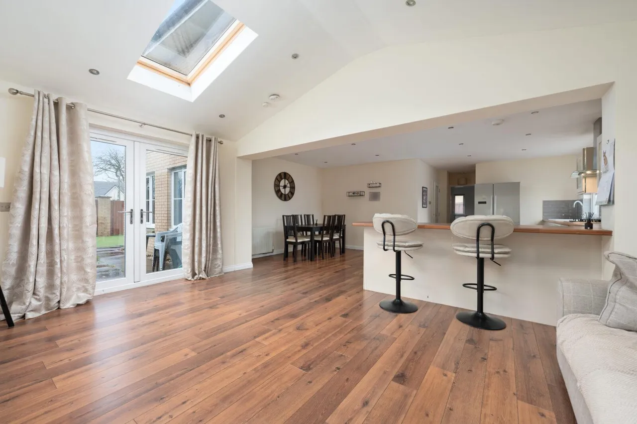 Honeysuckle Drive, Cumbernauld, G68 9GF, photo 9
