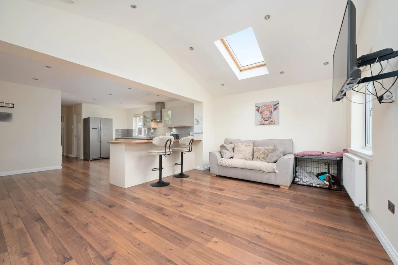 Honeysuckle Drive, Cumbernauld, G68 9GF, photo 10