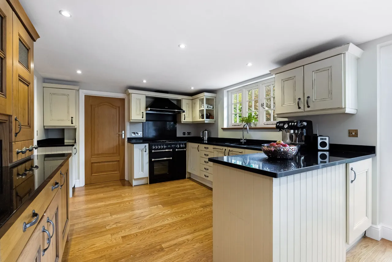 Gracious Street, Selborne, GU34, photo 3