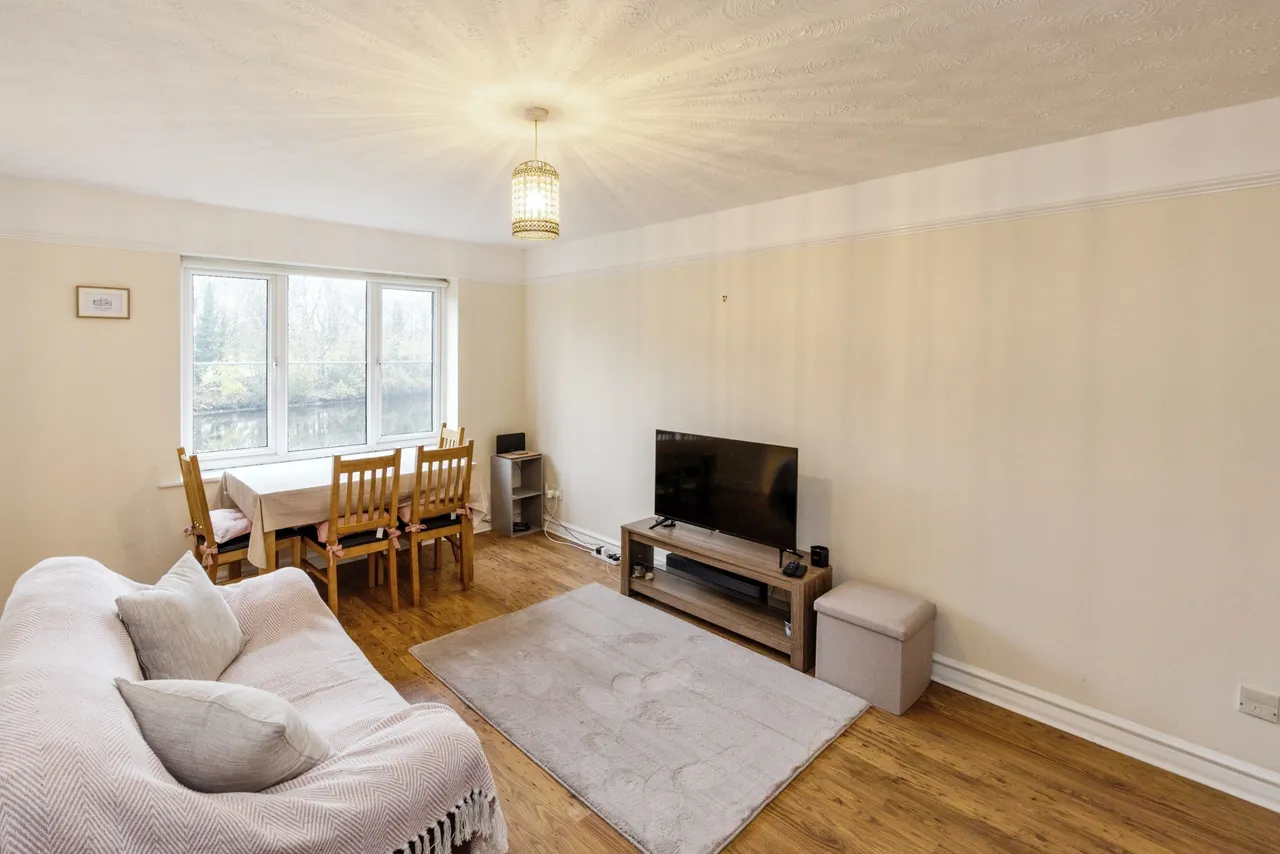 Riverside Close, Warrington, WA1, photo 3