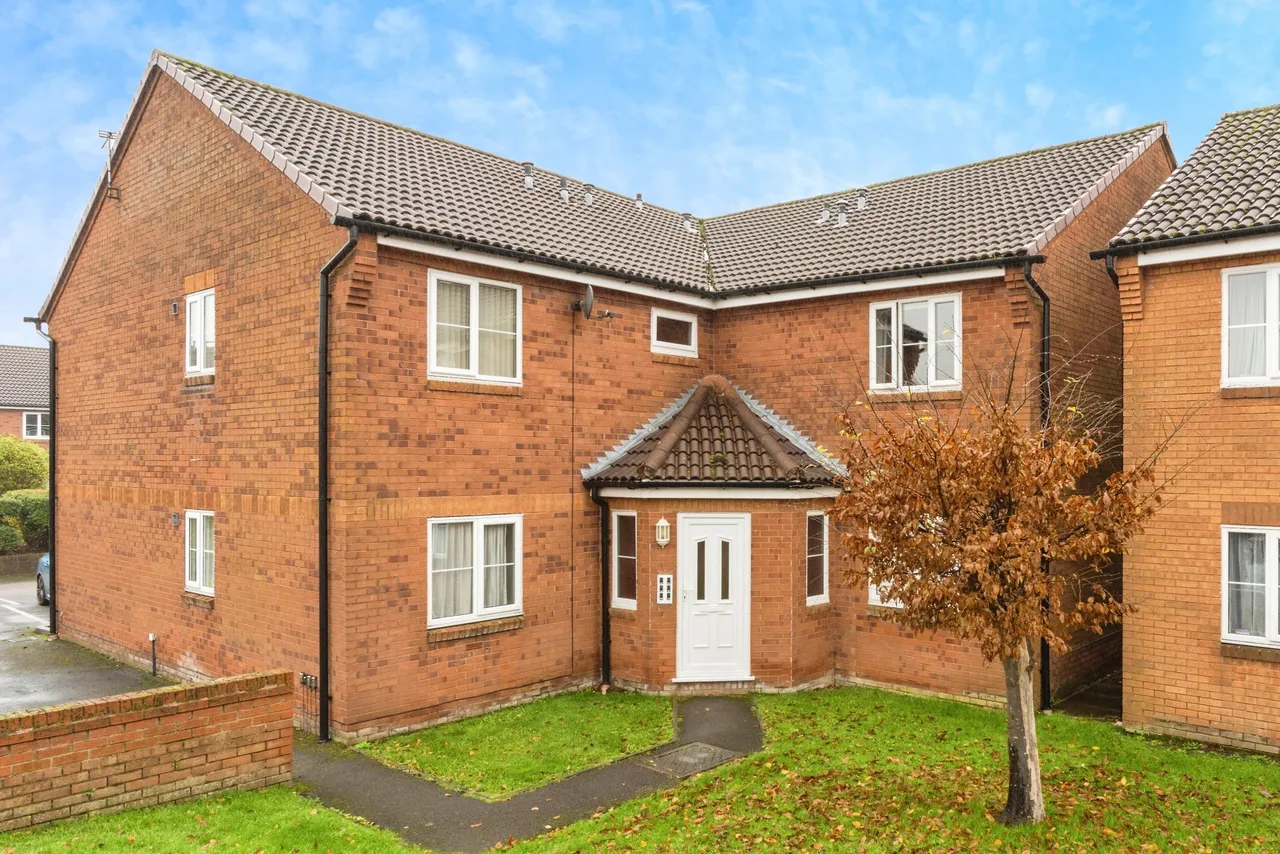2 bed flat for sale, Riverside Close, Warrington, WA1