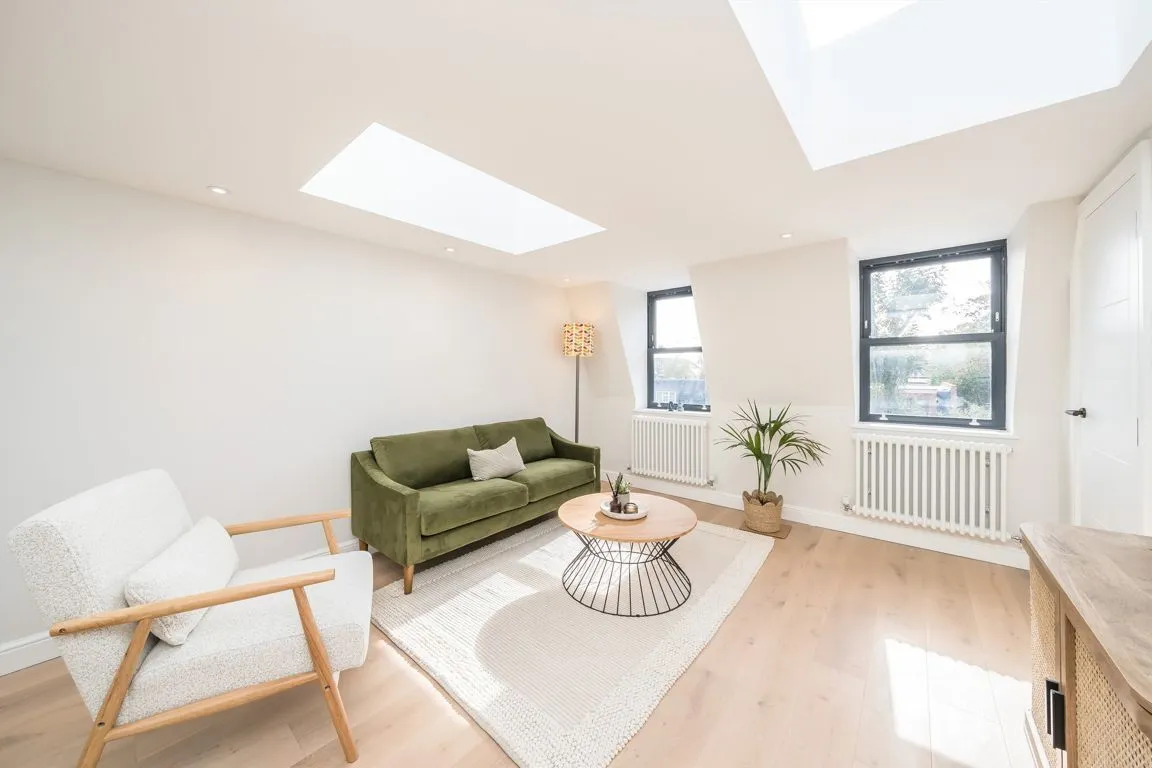 Mill Hill Road, W3, photo 3