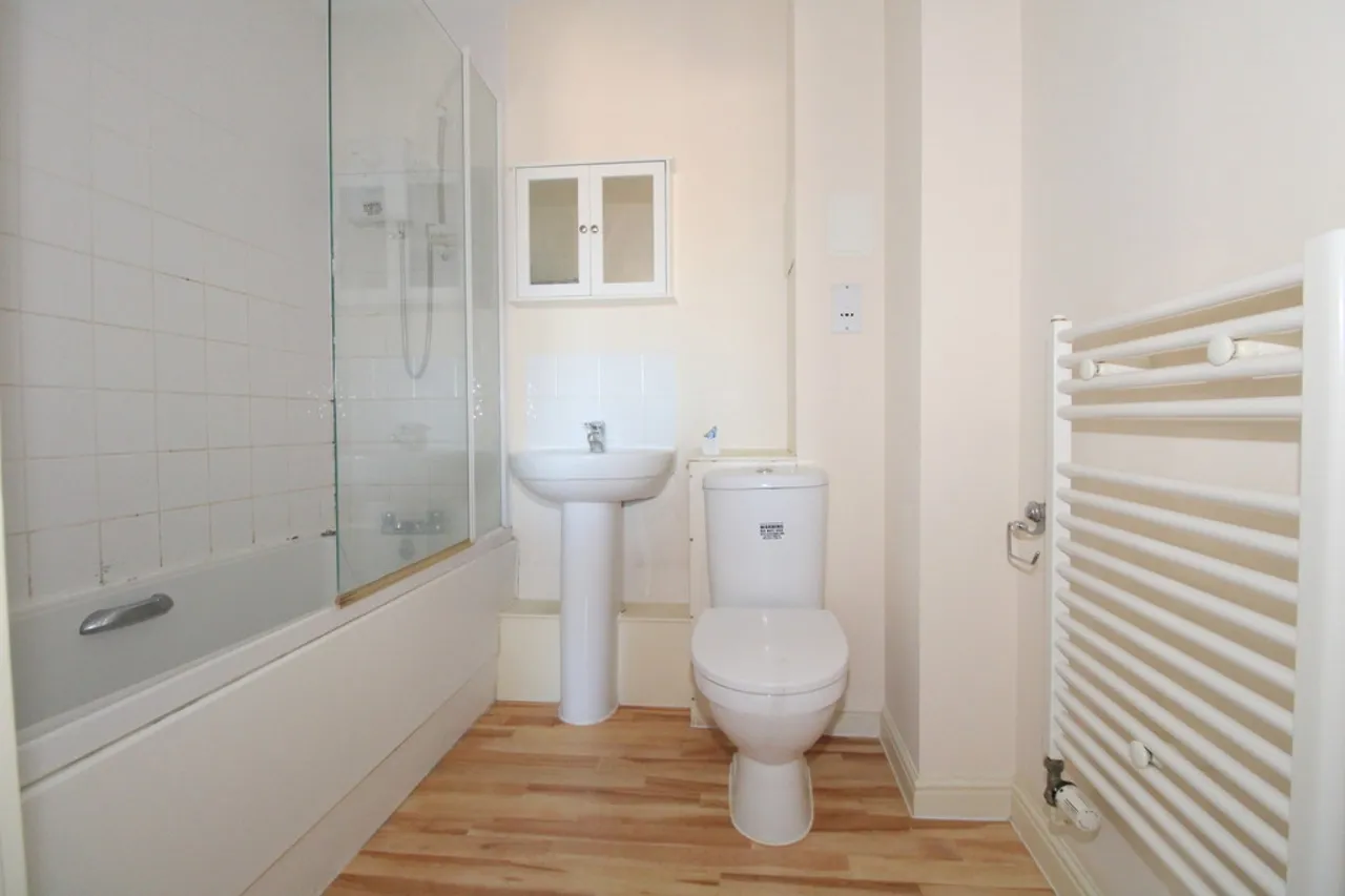 Wooldridge Close, Feltham, TW14, photo 5
