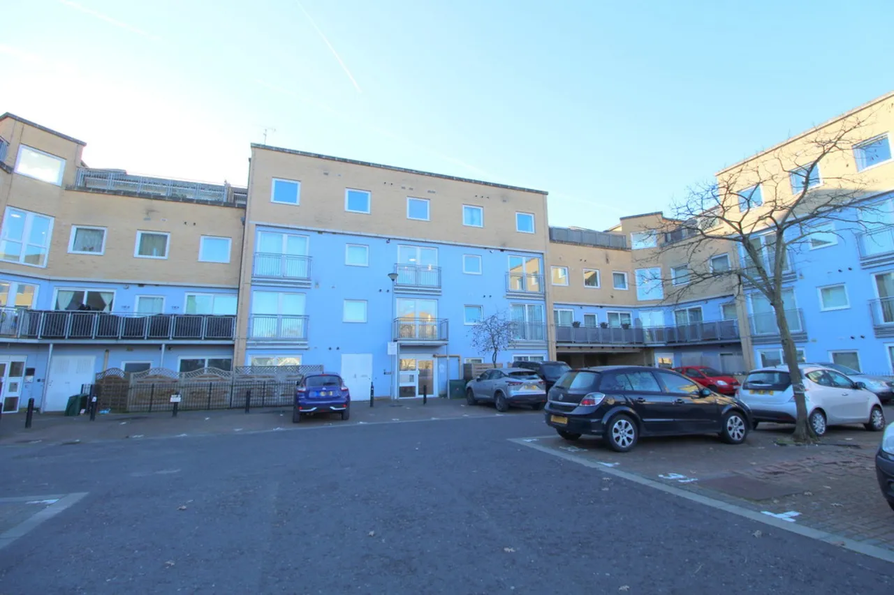1 bed flat for sale, Wooldridge Close, Feltham, TW14
