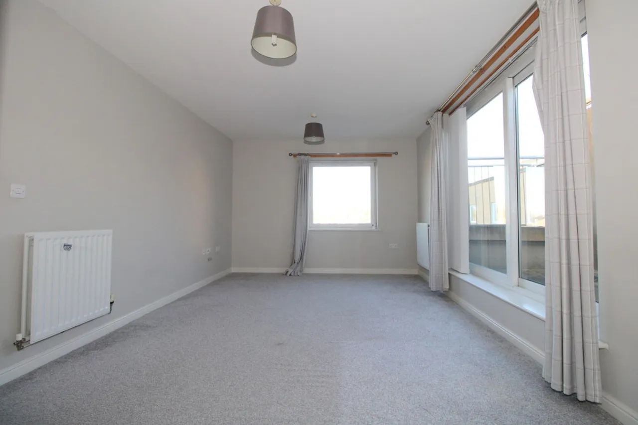 Wooldridge Close, Feltham, TW14, photo 2