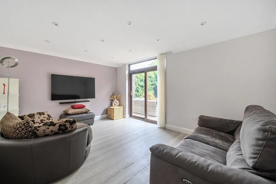 Oakwood Road, Windlesham, GU20, photo 7