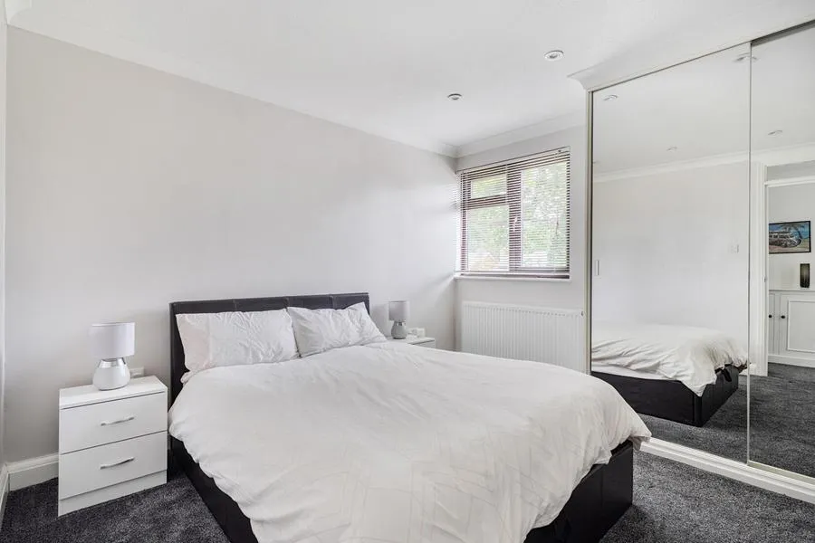 Oakwood Road, Windlesham, GU20, photo 12