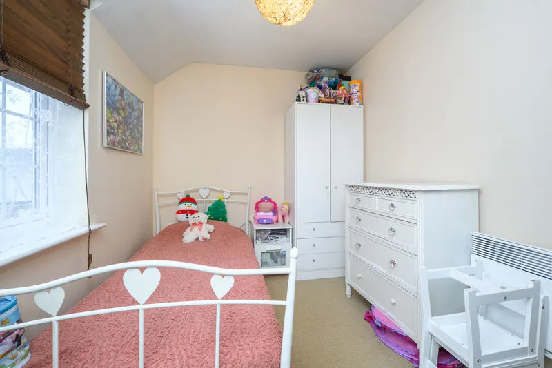 Brighton Road, Addlestone KT15 1PX, photo 6