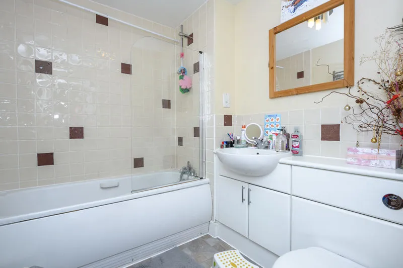 Brighton Road, Addlestone KT15 1PX, photo 7
