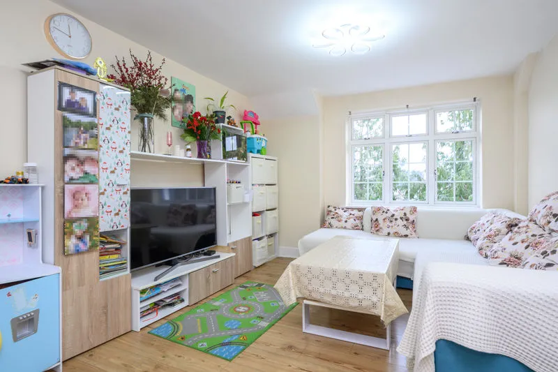 Brighton Road, Addlestone KT15 1PX, photo 4